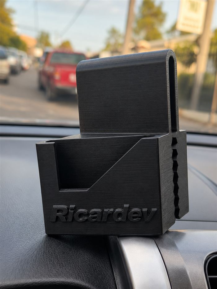 Soporte 3D personalizado entregado a cliente